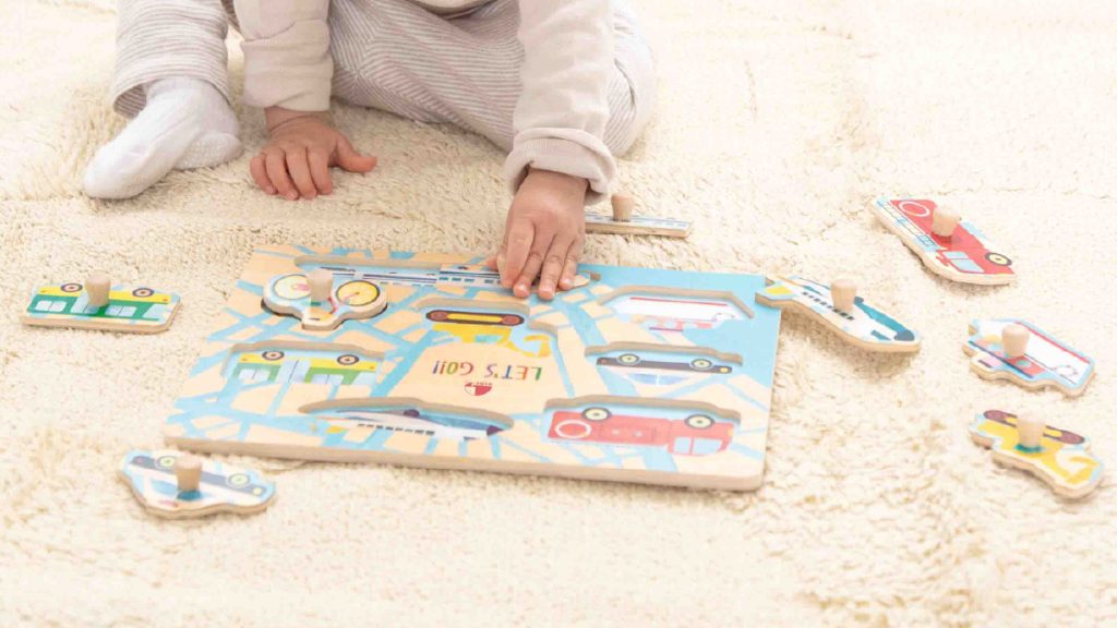 GENIの知育玩具・木のおもちゃ・木のパズル「木のパズル わくわくのりもの」